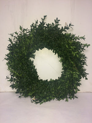 16"/26" Green Boxwood Wreath